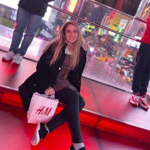 Meet your Posher, Carina